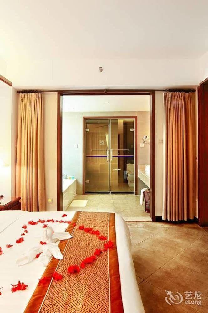 Haiyue Bay Holiday Hotel 싼야 외부 사진